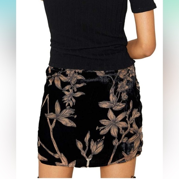 Sage The Label Velvet Burnout Mini Skirt - Picture 9 of 9